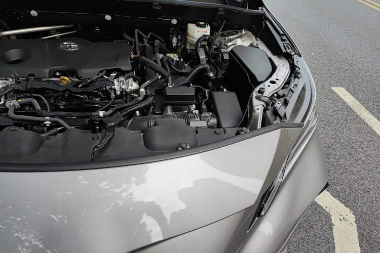 Used Toyota Venza 2022 Dual-Engine 2.5L CVT Two-Wheel Drive Prestige Edition Engine Bay Left