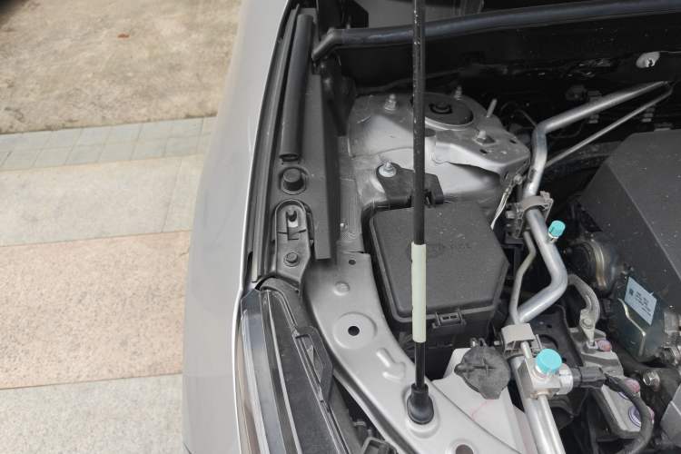 Used Toyota Venza 2022 2.0L CVT Two-Wheel Drive Prestige Edition Engine Bay Right
