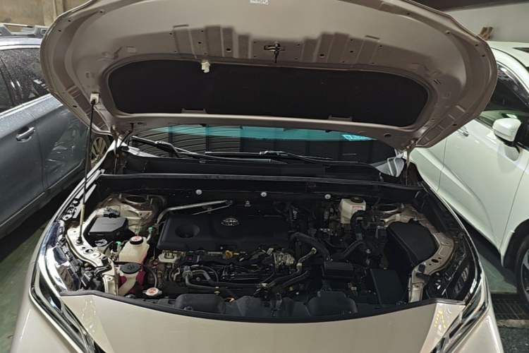 Used Toyota Venza 2022 Dual-Engine 2.5L CVT Two-Wheel Drive Prestige Edition Engine Bay