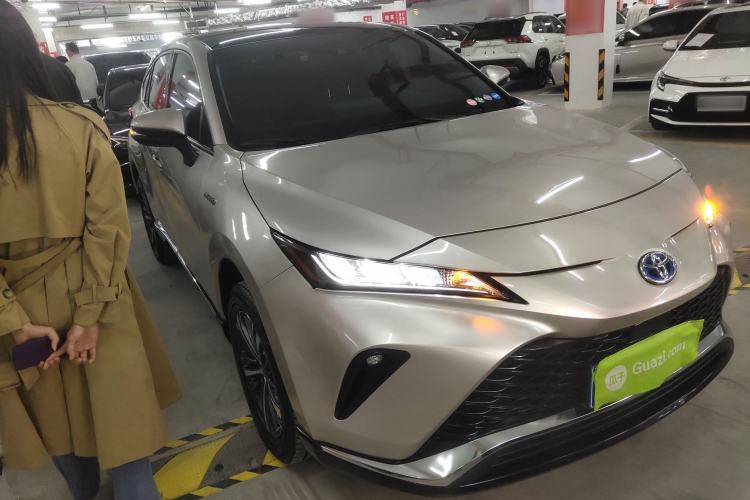 Used Toyota Venza 2022 Dual-Engine 2.5L CVT Two-Wheel Drive Luxury Edition Exterior 2