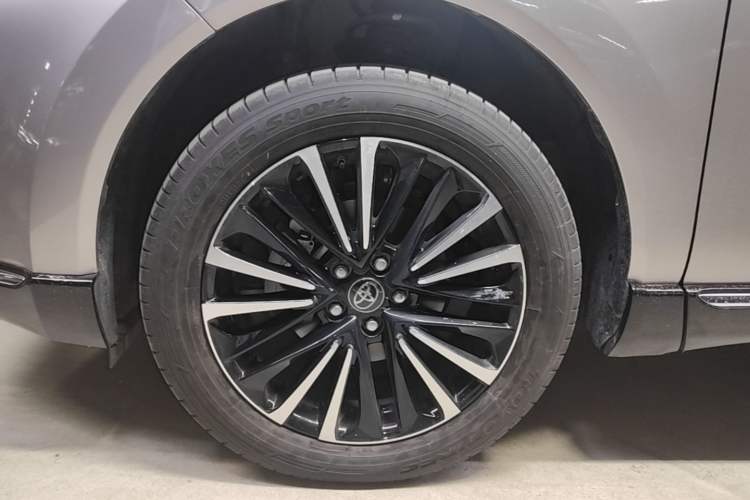 Used Toyota Venza 2022 2.0L CVT Two-Wheel Drive Prestige Edition Exterior 4