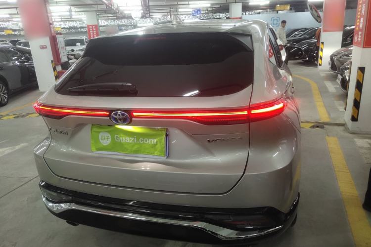 Used Toyota Venza 2022 Dual-Engine 2.5L CVT Two-Wheel Drive Luxury Edition Exterior 4