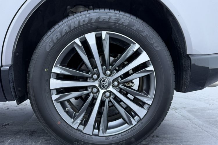 Used Toyota Venza 2022 2.0L CVT Two-Wheel Drive Luxury Edition Exterior 6