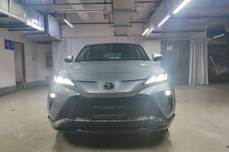 Used Toyota Venza 2022 2.0L CVT Two-Wheel Drive Prestige Edition Front