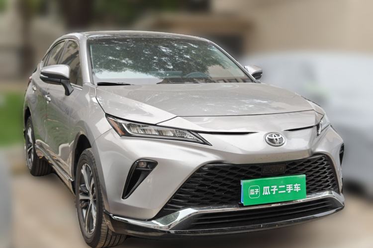 Used Toyota Venza 2022 2.0L CVT Two-Wheel Drive Luxury Edition Front Right 45 Deg