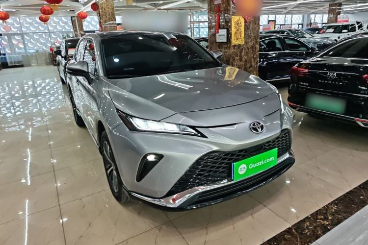 Used Toyota Venza 2022 2.0L CVT Two-Wheel Drive Luxury Edition Front Right 45 Deg