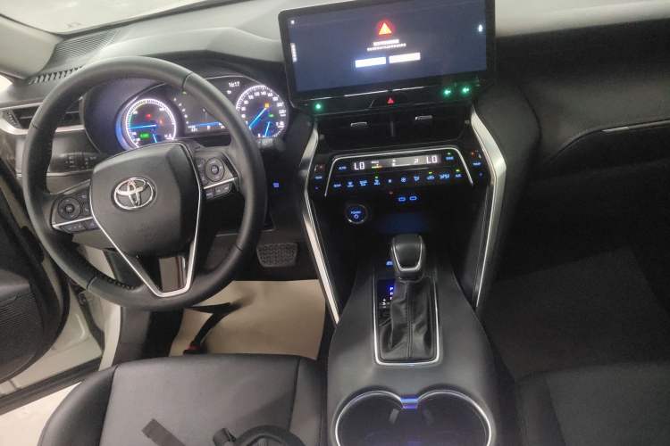 Used Toyota Venza 2022 Dual-Engine 2.5L CVT Two-Wheel Drive Luxury Edition Gear Lever
