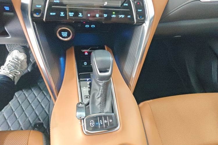 Used Toyota Venza 2022 2.0L CVT Two-Wheel Drive Prestige Edition Gear Lever