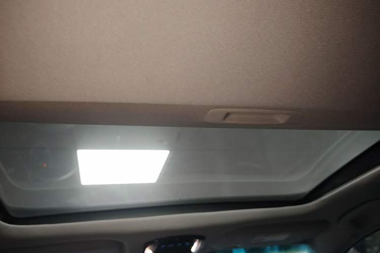 Used Toyota Venza 2022 Dual-Engine 2.5L CVT Two-Wheel Drive Prestige Edition Headliner