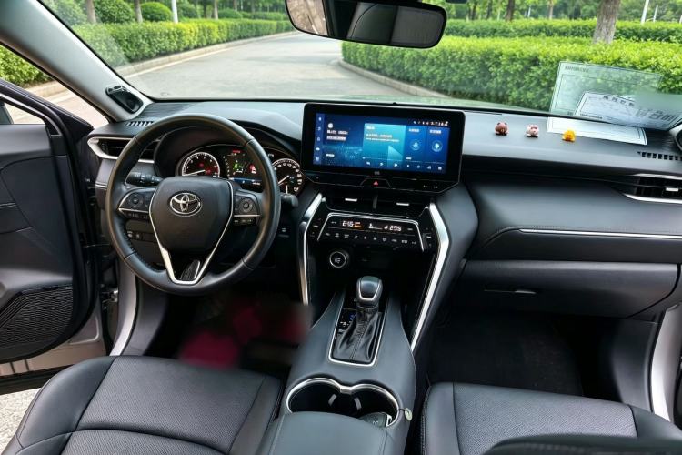 Used Toyota Venza 2022 2.0L CVT Two-Wheel Drive Prestige Edition Interior 1