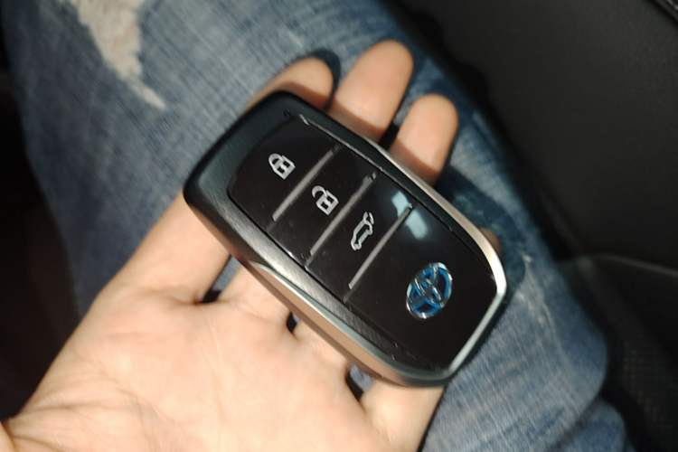 Used Toyota Venza 2022 Dual-Engine 2.5L CVT Two-Wheel Drive Prestige Edition Interior 1