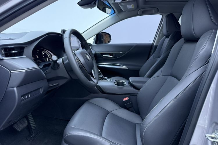 Used Toyota Venza 2022 2.0L CVT Two-Wheel Drive Luxury Edition Interior 1