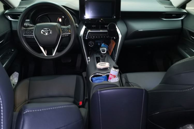 Used Toyota Venza 2022 2.0L CVT Two-Wheel Drive Luxury Edition Interior 2