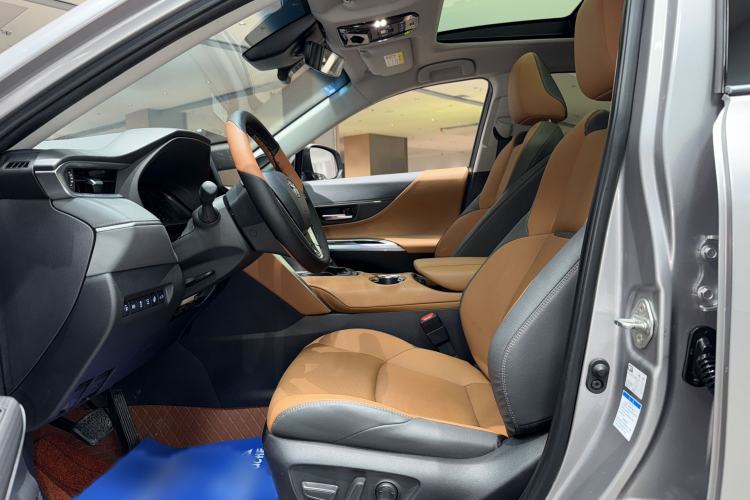 Used Toyota Venza 2022 2.0L CVT Four-Wheel Drive Supreme Edition Interior 2