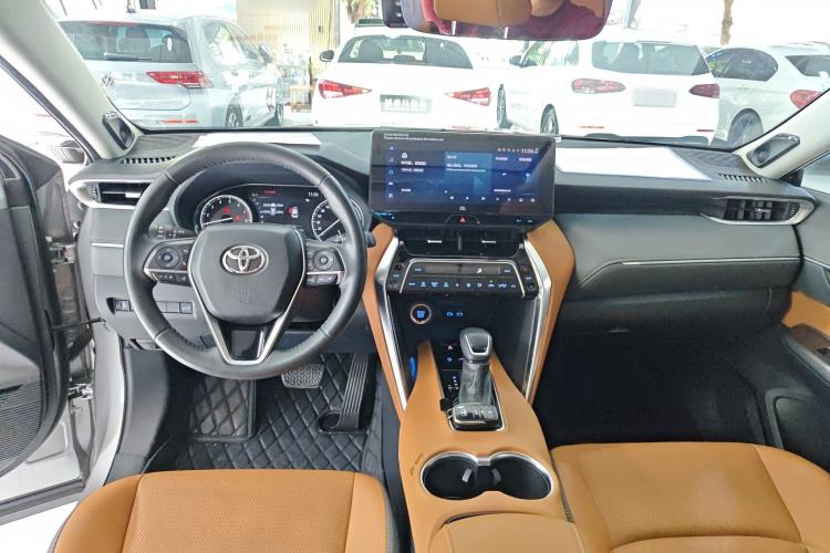 Used Toyota Venza 2022 2.0L CVT Two-Wheel Drive Prestige Edition Interior 2