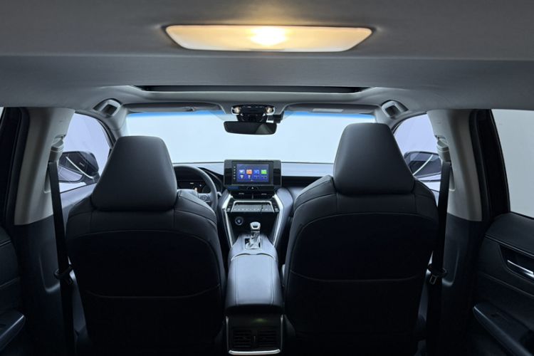 Used Toyota Venza 2022 2.0L CVT Two-Wheel Drive Luxury Edition Interior 2