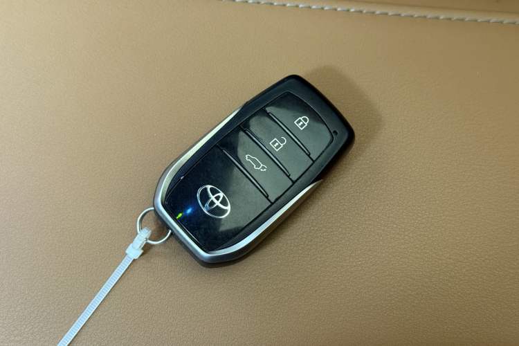 Used Toyota Venza 2022 2.0L CVT Four-Wheel Drive Supreme Edition Interior 5