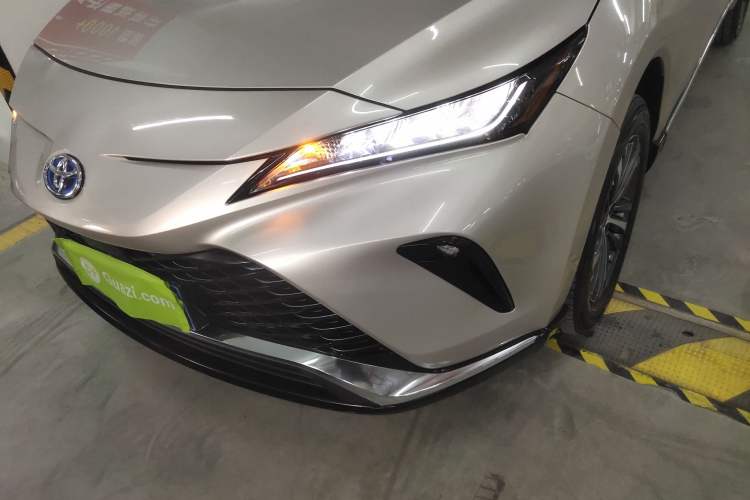 Used Toyota Venza 2022 Dual-Engine 2.5L CVT Two-Wheel Drive Luxury Edition Left Front Headlight