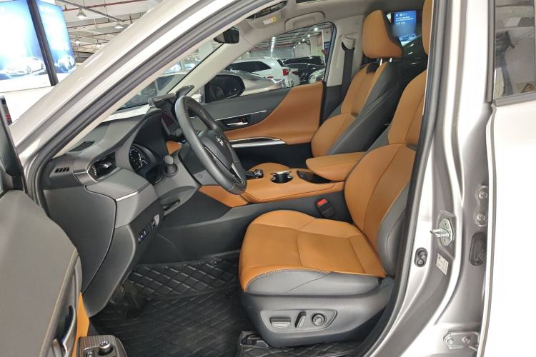 Used Toyota Venza 2022 2.0L CVT Two-Wheel Drive Prestige Edition Left Front Seat