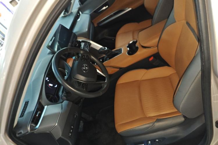 Used Toyota Venza 2022 Dual-Engine 2.5L CVT Two-Wheel Drive Prestige Edition Left Front Seat