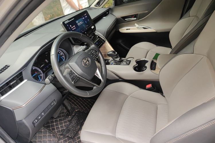 Used Toyota Venza 2022 Dual-Engine 2.5L CVT Two-Wheel Drive Prestige Edition Left Front Seat