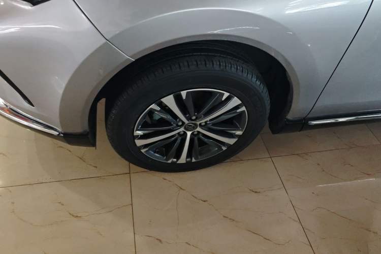 Used Toyota Venza 2022 2.0L CVT Two-Wheel Drive Luxury Edition Left Front Wheel Hub
