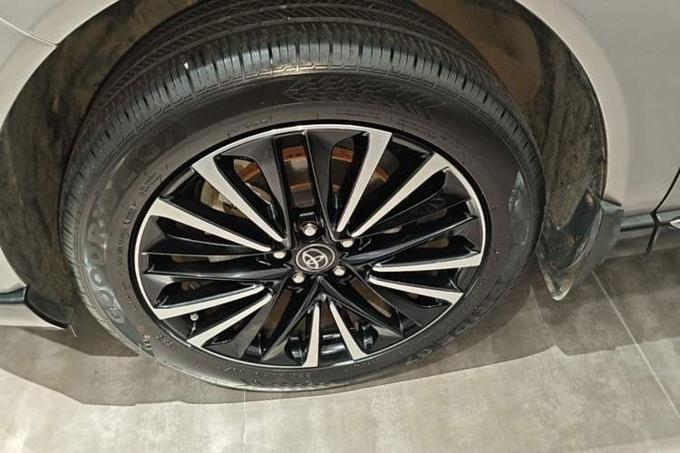 Used Toyota Venza 2022 2.0L CVT Four-Wheel Drive Supreme Edition Left Front Wheel Hub