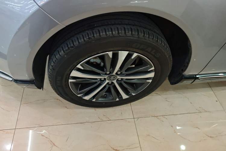 Used Toyota Venza 2022 2.0L CVT Two-Wheel Drive Luxury Edition Left Front Wheel Hub