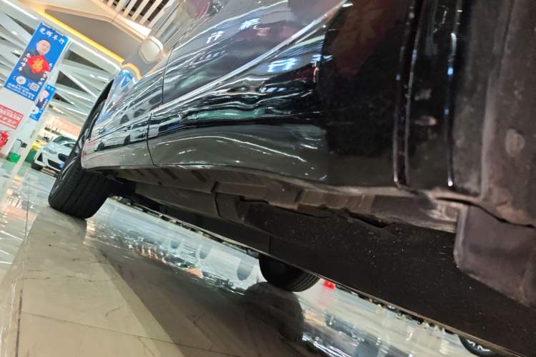 Used Toyota Venza 2022 2.0L CVT Two-Wheel Drive Luxury Edition Left Side Sill