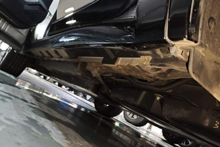 Used Toyota Venza 2022 Dual-Engine 2.5L CVT Two-Wheel Drive Prestige Edition Left Side Sill