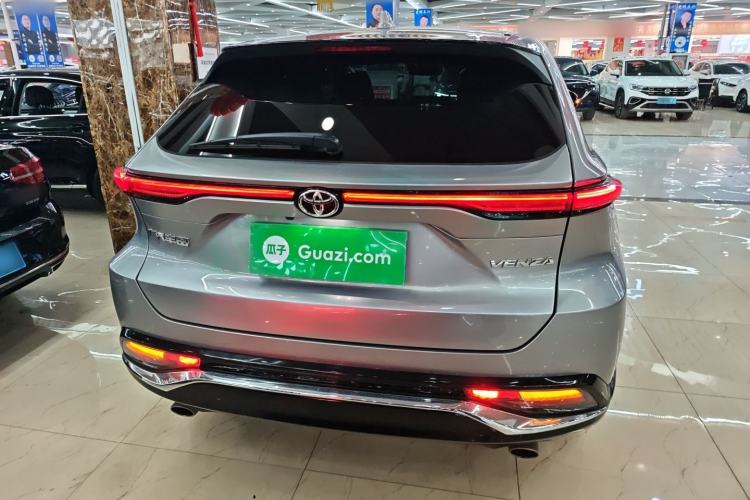 Used Toyota Venza 2022 2.0L CVT Two-Wheel Drive Luxury Edition Rear