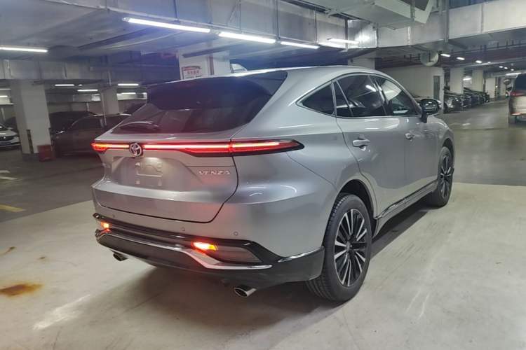 Used Toyota Venza 2022 2.0L CVT Two-Wheel Drive Prestige Edition Rear Right 45 Deg