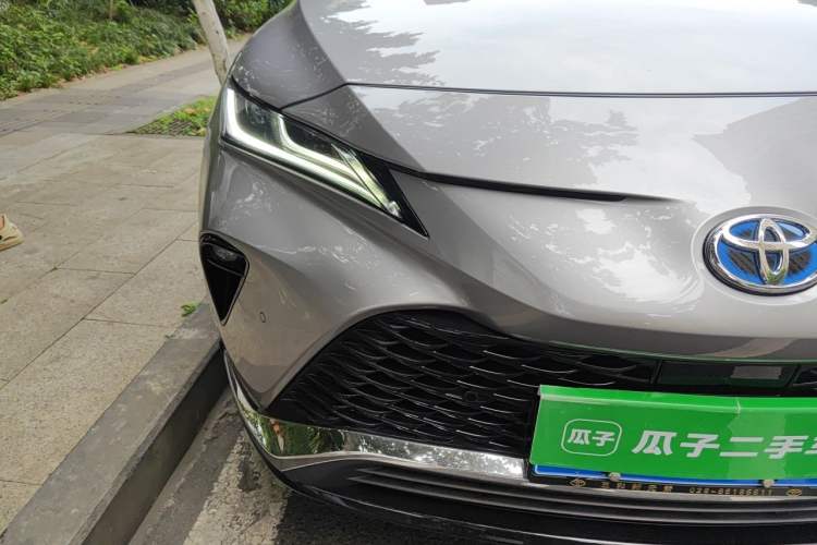 Used Toyota Venza 2022 Dual-Engine 2.5L CVT Two-Wheel Drive Prestige Edition Right Front Headlight