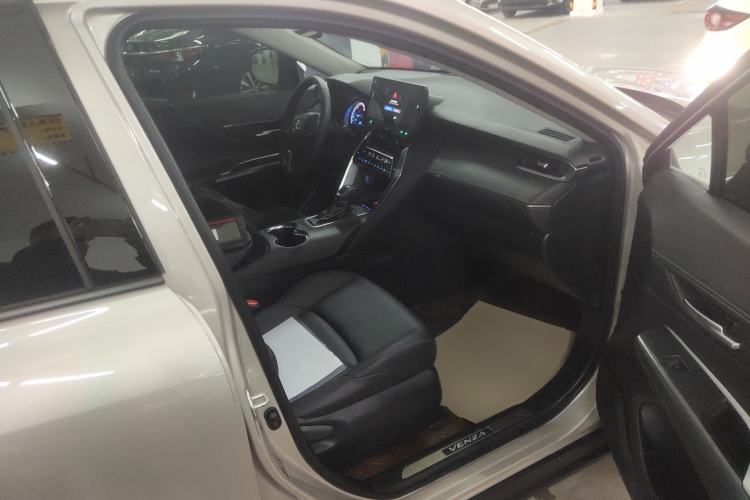 Used Toyota Venza 2022 Dual-Engine 2.5L CVT Two-Wheel Drive Luxury Edition Right Front Seat