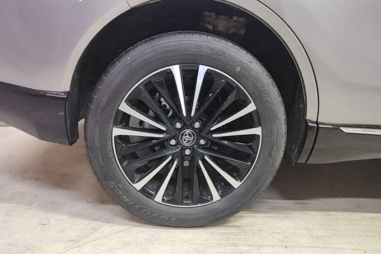 Used Toyota Venza 2022 2.0L CVT Two-Wheel Drive Prestige Edition Right Rear Wheel Hub
