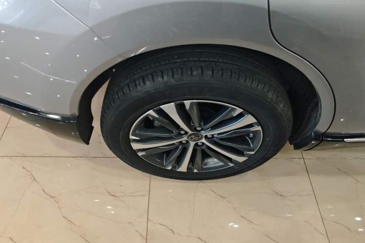 Used Toyota Venza 2022 2.0L CVT Two-Wheel Drive Luxury Edition Right Rear Wheel Hub
