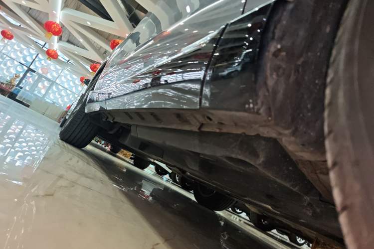 Used Toyota Venza 2022 2.0L CVT Two-Wheel Drive Luxury Edition Right Side Sill