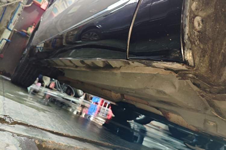 Used Toyota Venza 2022 Dual-Engine 2.5L CVT Two-Wheel Drive Prestige Edition Right Side Sill