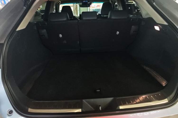 Used Toyota Venza 2022 2.0L CVT Two-Wheel Drive Luxury Edition Trunk