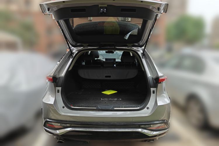 Used Toyota Venza 2022 2.0L CVT Two-Wheel Drive Luxury Edition Trunk