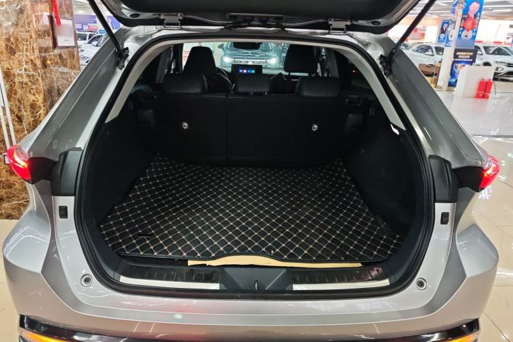 Used Toyota Venza 2022 2.0L CVT Two-Wheel Drive Luxury Edition Trunk