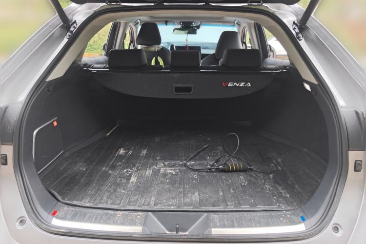 Used Toyota Venza 2022 2.0L CVT Two-Wheel Drive Prestige Edition Trunk