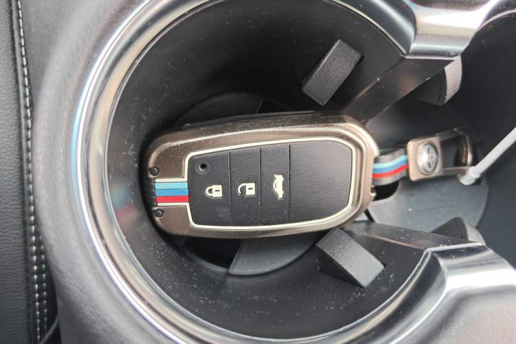 Used Toyota Venza 2022 2.0L CVT Two-Wheel Drive Prestige Edition Vehicle Key