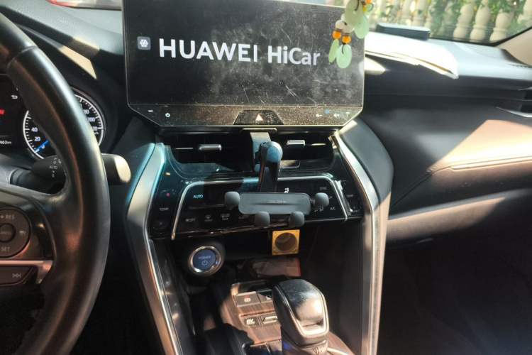 Used Toyota Venza 2022 Dual-Engine 2.5L CVT Two-Wheel Drive Luxury Edition Audio And AC Panel