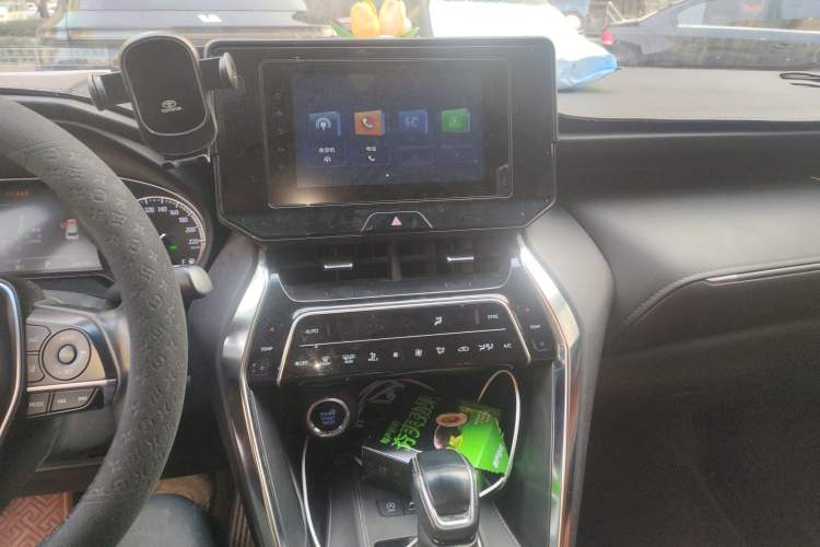 Used Toyota Venza 2022 2.0L CVT Two-Wheel Drive Luxury Edition Audio And AC Panel