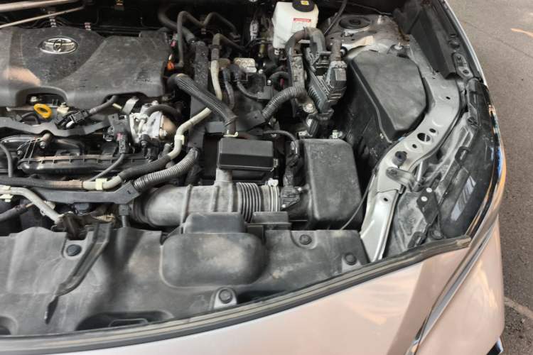 Used Toyota Venza 2022 Dual-Engine 2.5L CVT Two-Wheel Drive Luxury Edition Engine Bay Left
