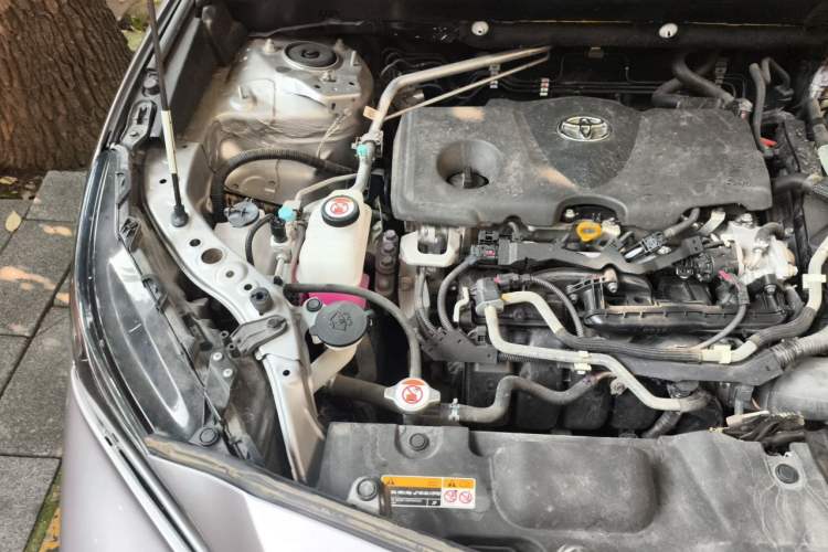 Used Toyota Venza 2022 Dual-Engine 2.5L CVT Two-Wheel Drive Luxury Edition Engine Bay Right