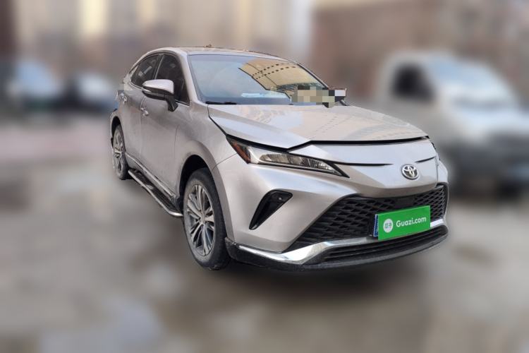 Used Toyota Venza 2022 2.0L CVT Two-Wheel Drive Luxury Edition Front Right 45 Deg