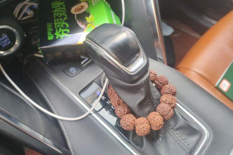 Used Toyota Venza 2022 2.0L CVT Two-Wheel Drive Luxury Edition Gear Lever