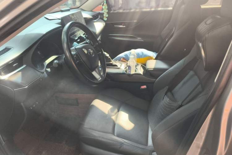 Used Toyota Venza 2022 Dual-Engine 2.5L CVT Two-Wheel Drive Luxury Edition Left Front Seat